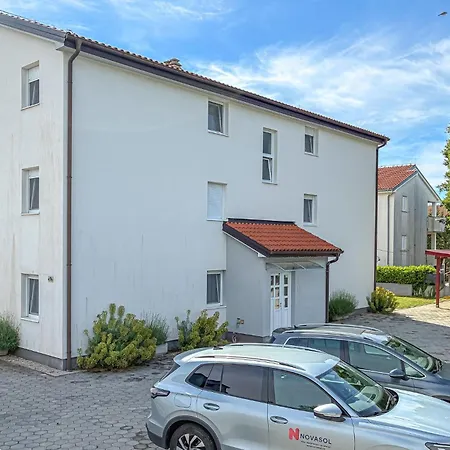 Διαμέρισμα 2 Bedroom Beautiful In Čižići