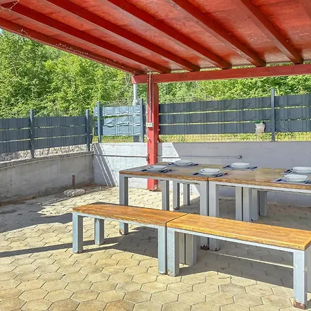 Διαμέρισμα 2 Bedroom Beautiful In