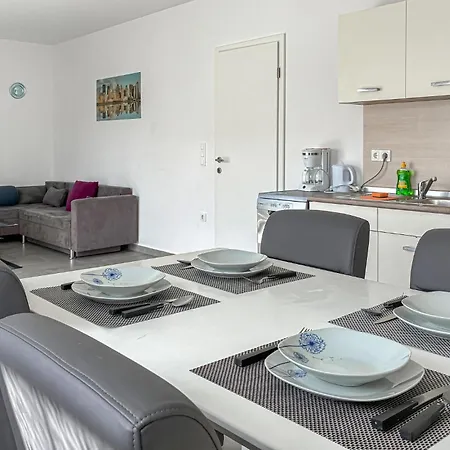 2 Bedroom Beautiful In