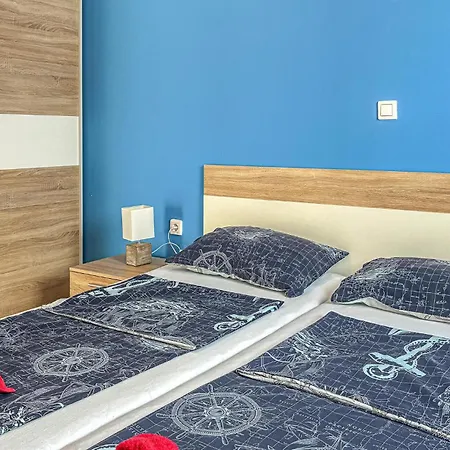 Διαμέρισμα 2 Bedroom Beautiful In