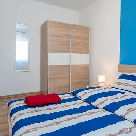 Daire 2 Bedroom Beautiful Apartment In Cizici Čižići