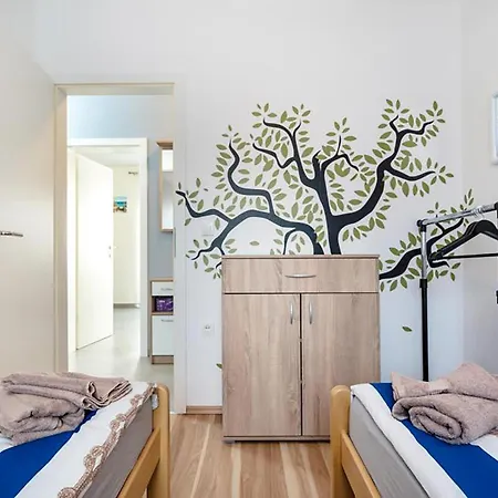 2 Bedroom Beautiful Apartment In Cizici * Čižići