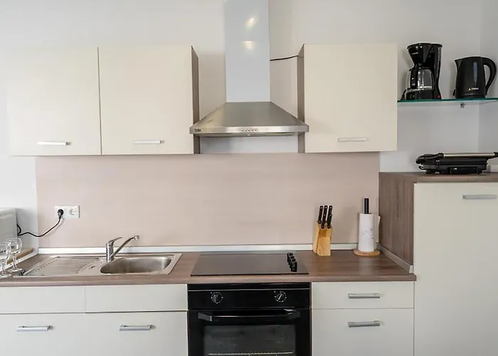 Apartman In With Wifi Cizici